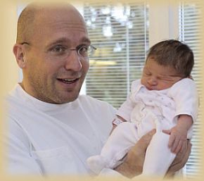 Dr MOCK & Yasmine (1er bébé in Vivo)